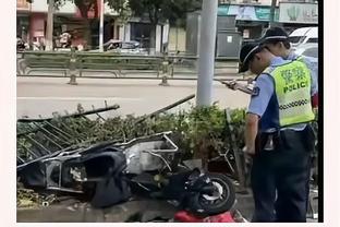 马不停蹄！湖人官方晒登机组照 浓眉一脸严肃&老詹略显轻松